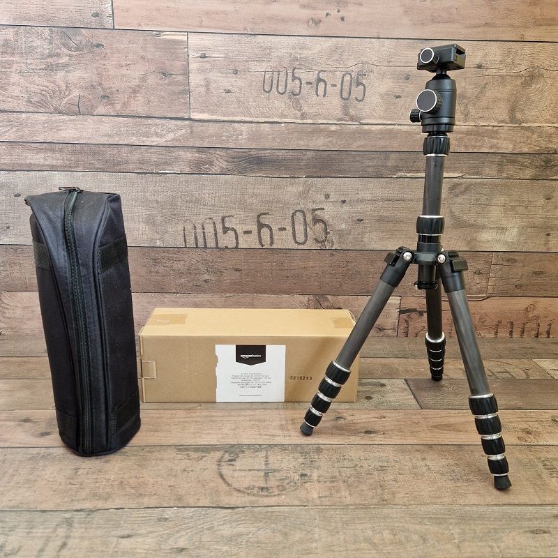 AmazonBasics szénszálas fényképezőgép-állvány, tripod, hordtáskával, 132 cm