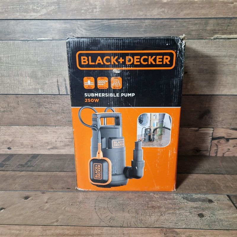 Black&Decker BXUP250PCE búvárszivattyú, 250W, 6000l/h, 6m, 0,6bar - fekete