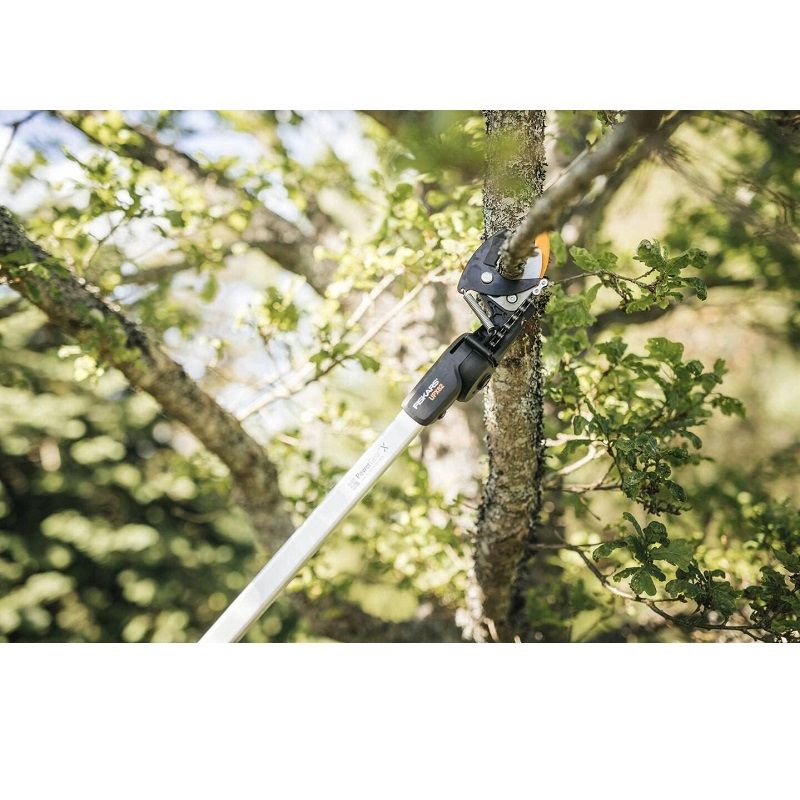 Fiskars PowerGearX UPX82 magassági ágvágó, 160cm (1023625)