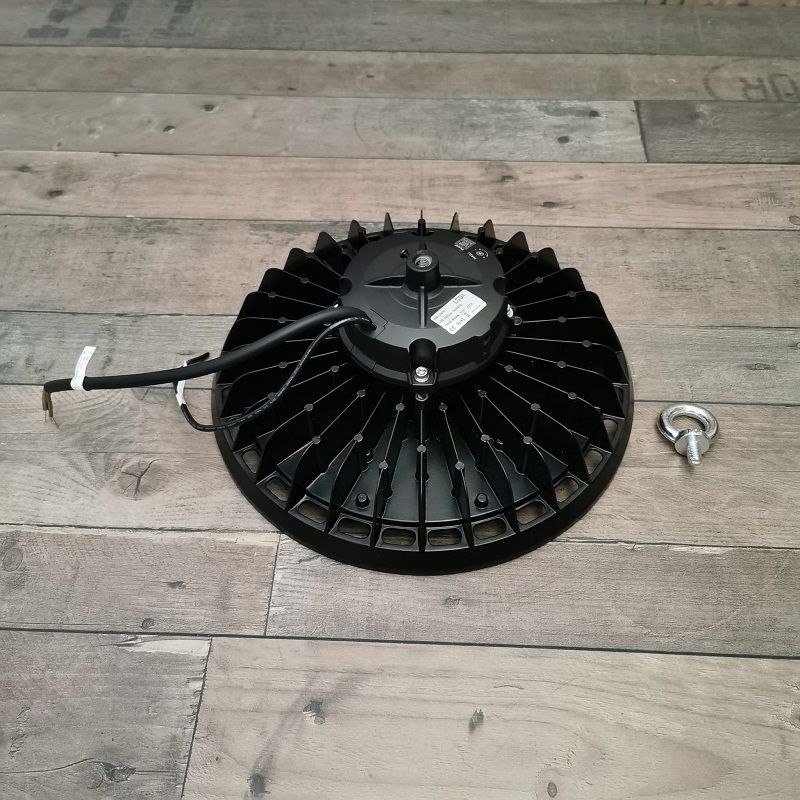 LEDX I2M-L240 függeszthető mennyezeti led lámpa, dimmelhető, 240W, 4000K, IP65, 32x17cm - fekete LEDX I2M-L240 függeszthető mennyezeti led lámpa, dimmelhető, 240W, 4000K, IP65, 32x17cm - fekete