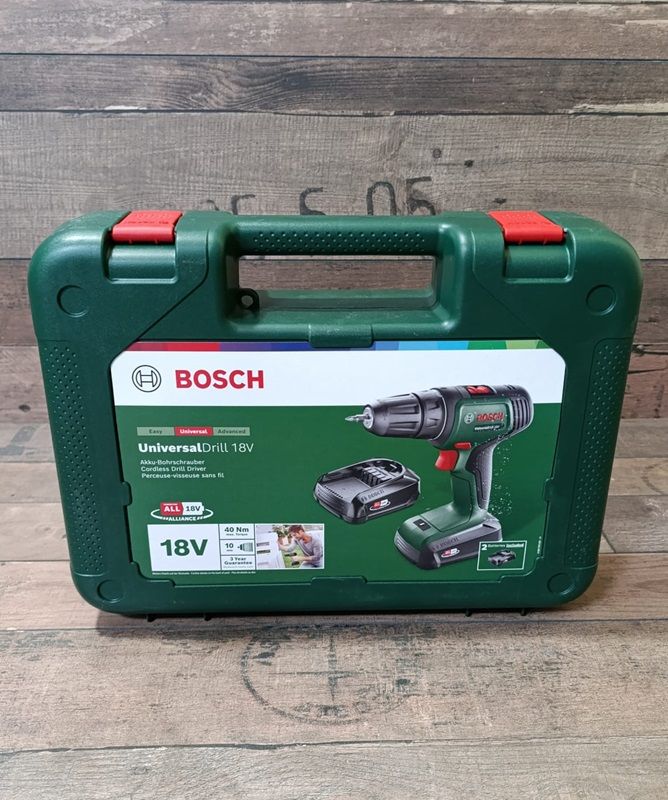 Bosch UniversalDrill 18 akkus fúrócsavarozó 18V 2x1,5Ah, szállítókofferben (06039D4002) Bosch UniversalDrill 18 akkus fúrócsavarozó 18V 2x1,5Ah, szállítókofferben (06039D4002)