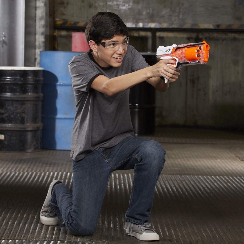 Hasbro Nerf N-Strike Elite Strongarm játék szivacslövő forgótáras fegyver, 6db lövedékkel - fehér (E5753) Hasbro Nerf N-Strike Elite Strongarm játék szivacslövő forgótáras fegyver, 6db lövedékkel - fehér (E5753)
