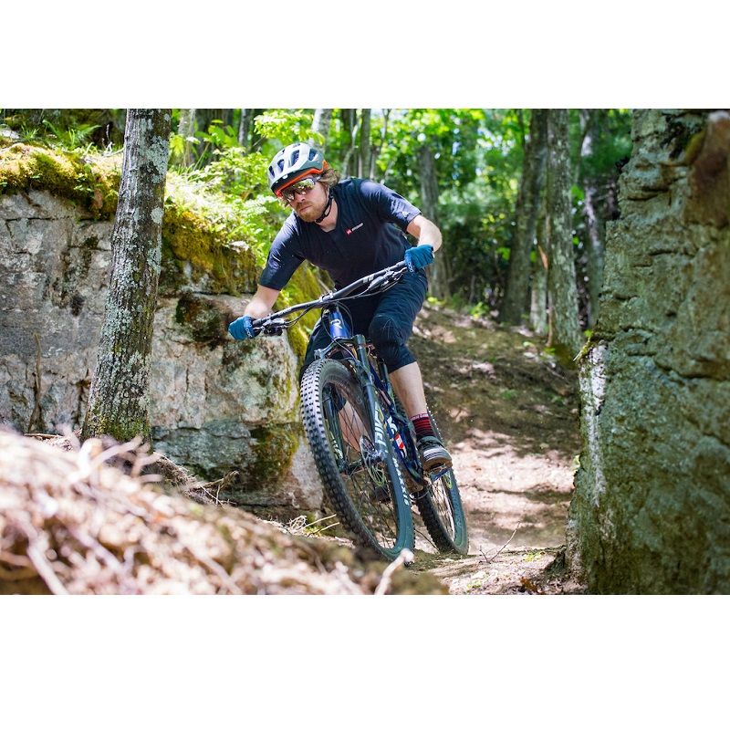 Bontrager Rally WaveCel mountain bike sisak, S (51-57cm) - azul/nautical navy Bontrager Rally WaveCel mountain bike sisak, S (51-57cm) - azul/nautical navy