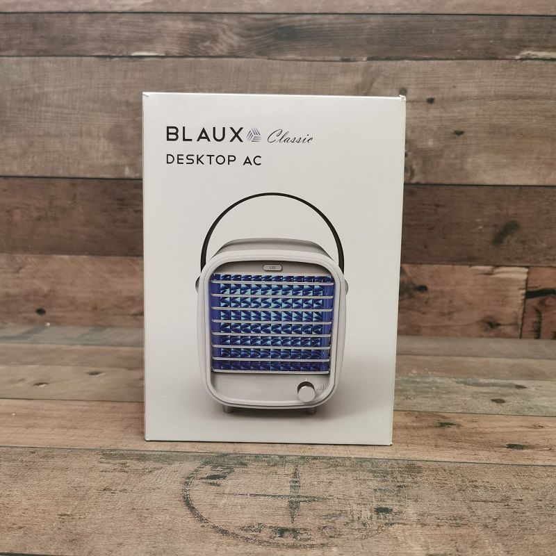 Blaux Classic asztali léghűtő, párásító funkcióval, led világítással, fogantyúval, 200ml, 4.5W - fehér Blaux Classic asztali léghűtő, párásító funkcióval, led világítással, fogantyúval, 200ml, 4.5W - fehér
