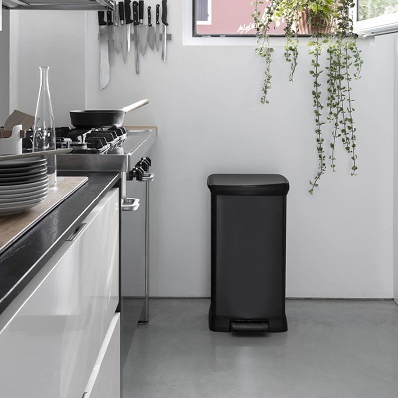 CURVER Deco Bin 187178 pedálos fémhatású szemetes 50lit - fekete (02162-929) CURVER Deco Bin 187178 pedálos fémhatású szemetes 50lit - fekete (02162-929)