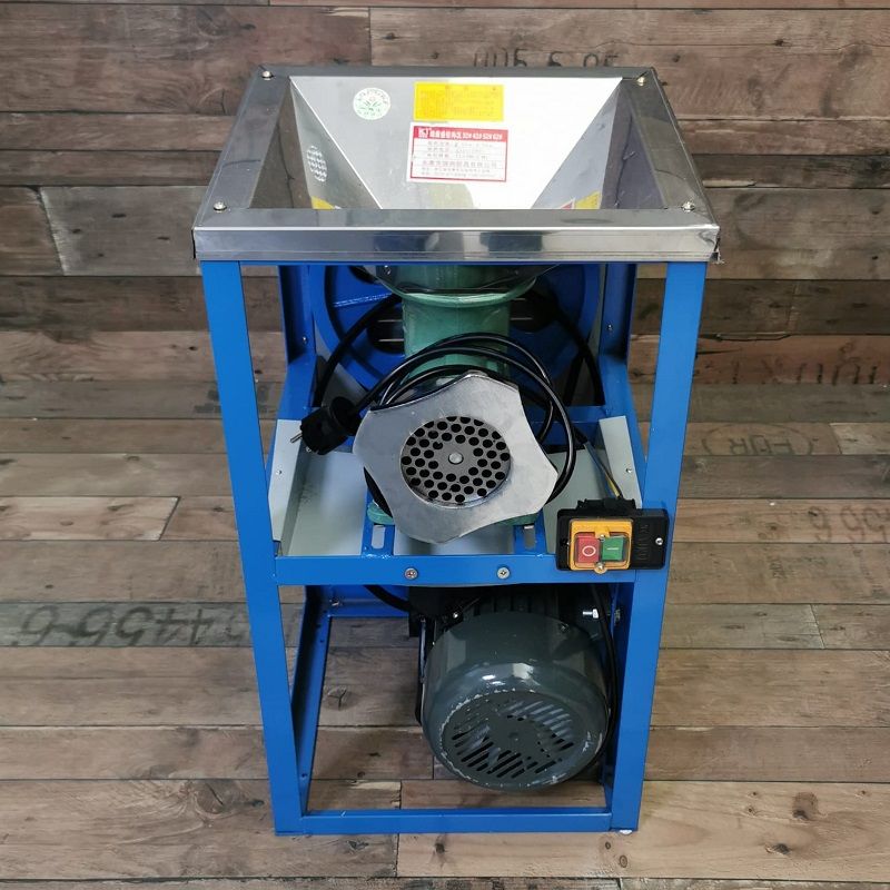 Ipari állványos húsdaráló, kerekekkel, 150kg/óra, 2200W, 220V Ipari állványos húsdaráló, kerekekkel, 150kg/óra, 2200W, 220V