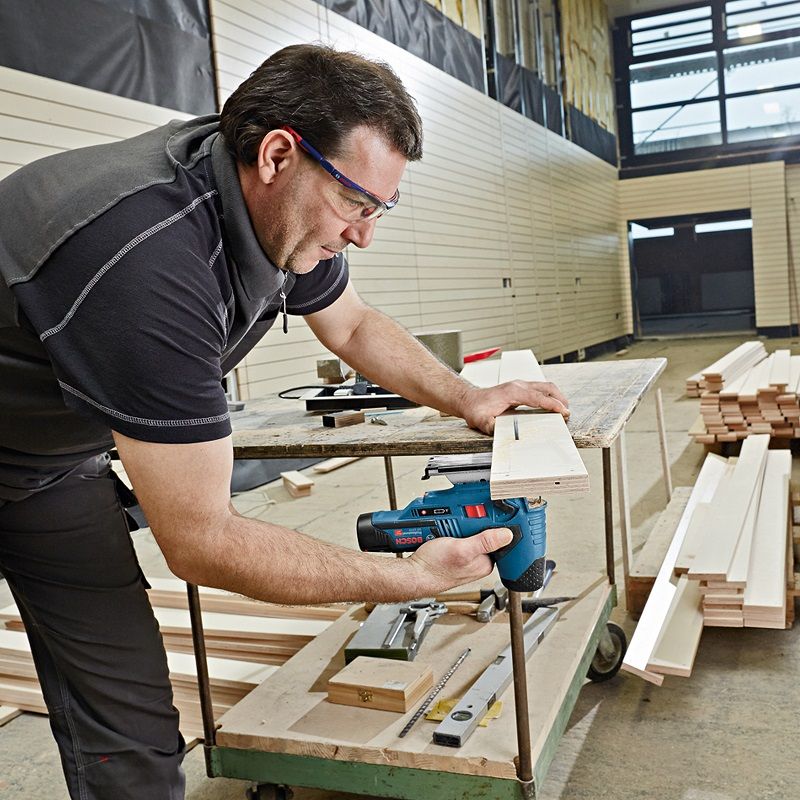 BOSCH GST 12V-70 PROFESSIONAL akkus szúrófűrész, 12V, 2x3,0Ah, töltő, L-BOXX szállítókoffer (06015A1005)