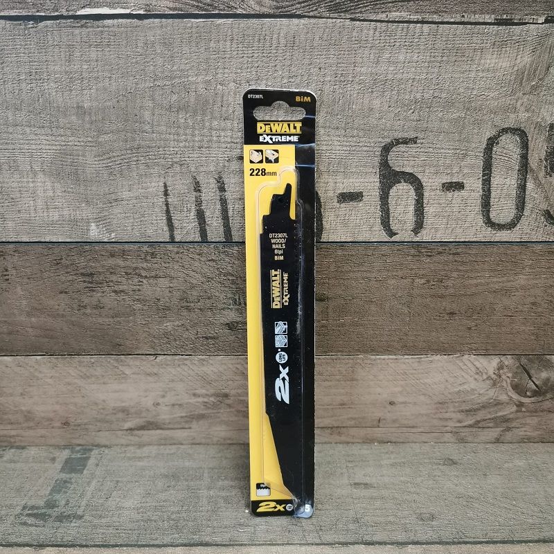 DeWalt DT2307L-QZ kardfűrészlap fa és szögek vágására, 228mm, 5db/csomag DeWalt DT2307L-QZ kardfűrészlap fa és szögek vágására, 228mm, 5db/csomag