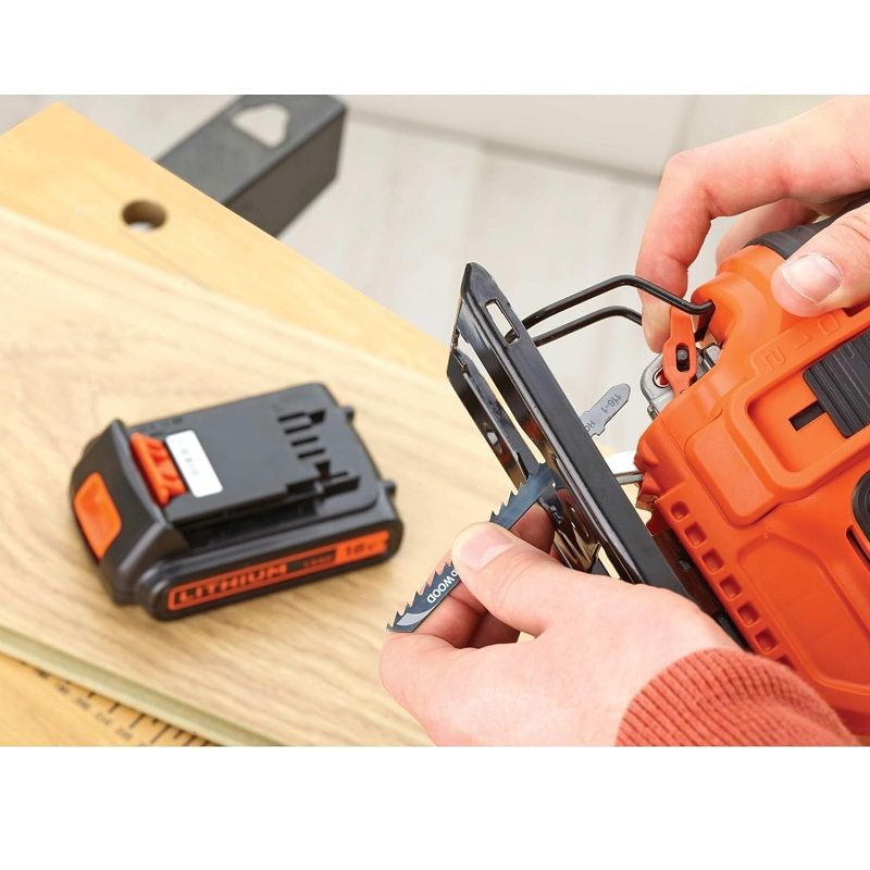 Black&Decker BDCJS18N-XJ dekopírfűrész 18V, 19mm, 55mm, akku és töltő nélkül