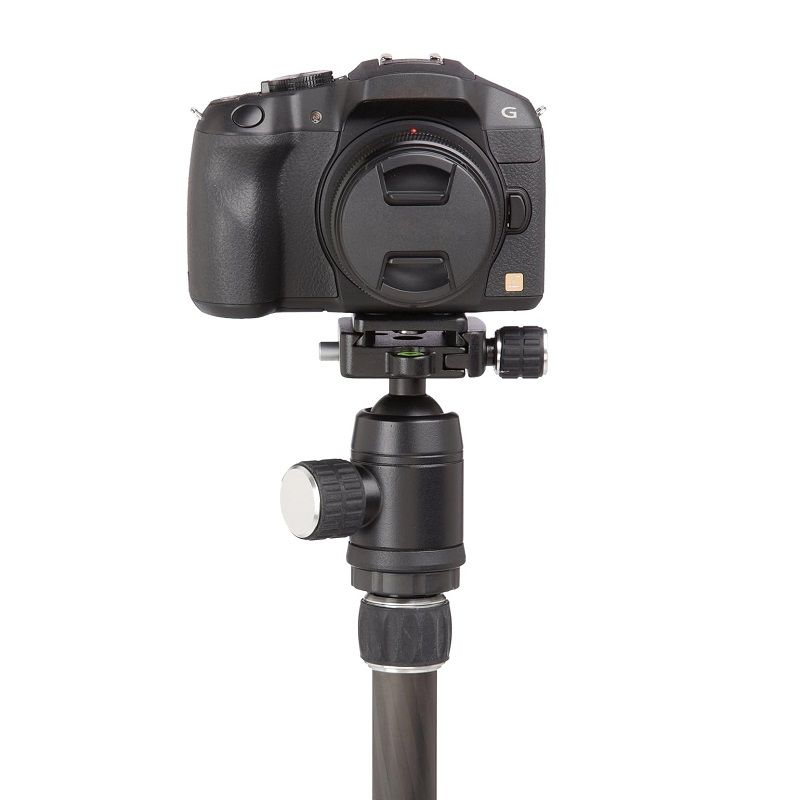 AmazonBasics szénszálas fényképezőgép-állvány, tripod, hordtáskával, 132 cm AmazonBasics szénszálas fényképezőgép-állvány, tripod, hordtáskával, 132 cm
