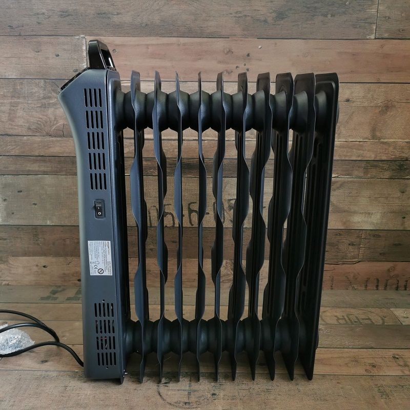 Amazon Basics elektromos olajradiátor távirányítóval, időzítővel, ECO móddal, 2500W - fekete (CY83RR-11)