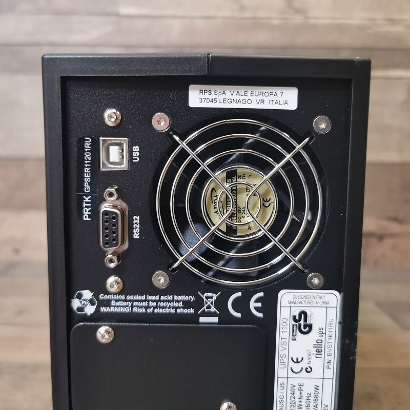 RIELLO Vision VST 1100 szünetmentes tápegység, UPS, USB, 4x IEC, 1100VA/880W (BVST1K11RU) RIELLO Vision VST 1100 szünetmentes tápegység, UPS, USB, 4x IEC, 1100VA/880W (BVST1K11RU)