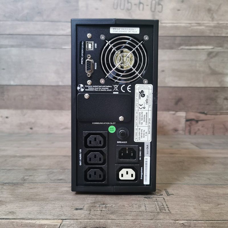 RIELLO Vision VST 1100 szünetmentes tápegység, UPS, USB, 4x IEC, 1100VA/880W (BVST1K11RU) RIELLO Vision VST 1100 szünetmentes tápegység, UPS, USB, 4x IEC, 1100VA/880W (BVST1K11RU)