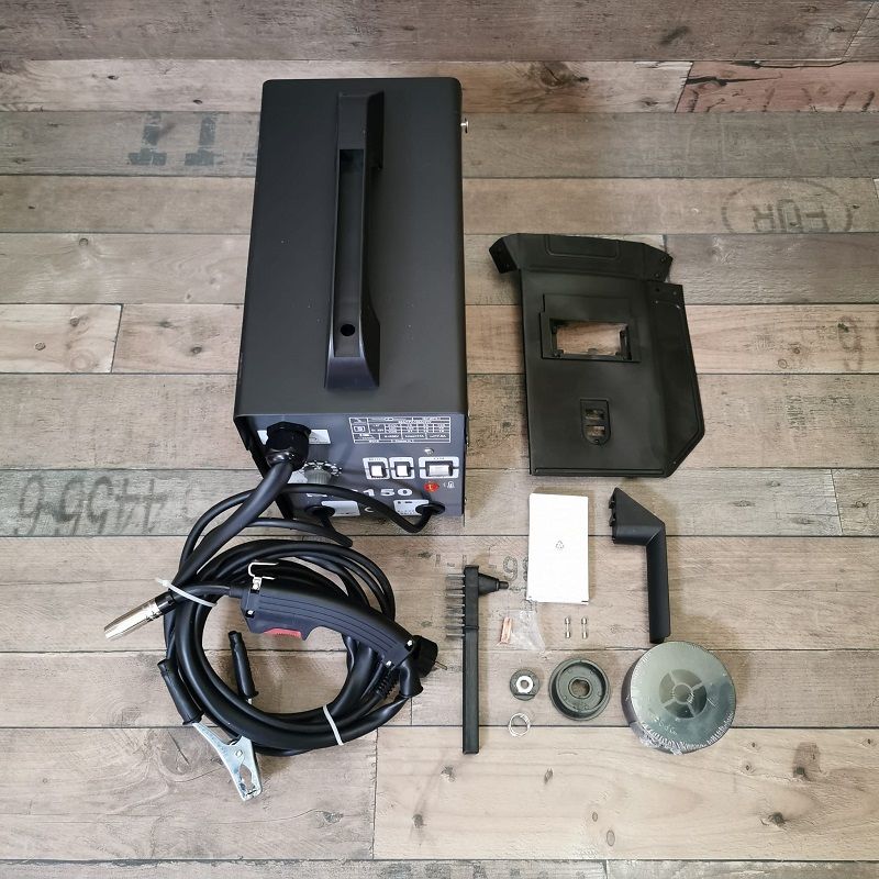 Royalkraft Line MIG150 MIG hegesztő, 0-150A, 230V, beépített hűtéssel Royalkraft Line MIG150 MIG hegesztő, 0-150A, 230V, beépített hűtéssel