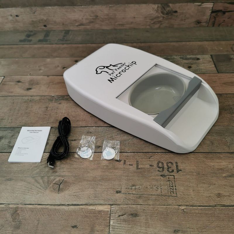 MPM automata kisállat-etető mikrochipes azonosítással, kijelzővel, 2db azonosító medállal - fehér (44326)