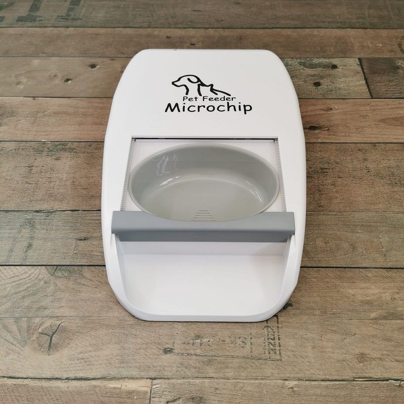 MPM automata kisállat-etető mikrochipes azonosítással, kijelzővel, 2db azonosító medállal - fehér (44326)