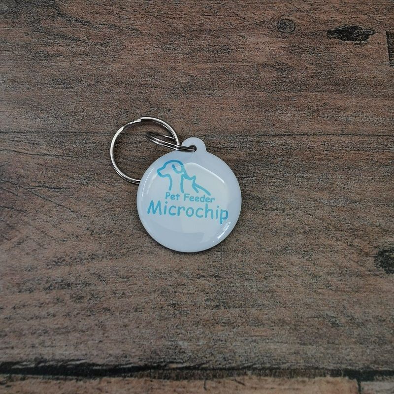 MPM automata kisállat-etető mikrochipes azonosítással, kijelzővel, 2db azonosító medállal - fehér (44326)