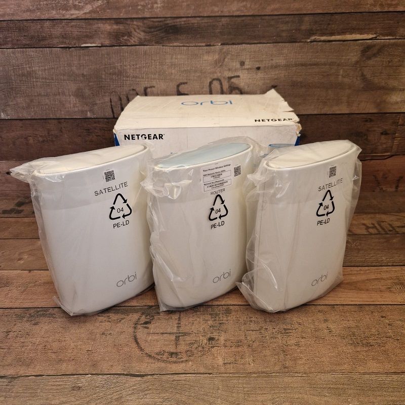 Netgear ORBI AC3000 WiFi Mesh Router rendszer, 2 db szatellittel (RBK53-100PES)